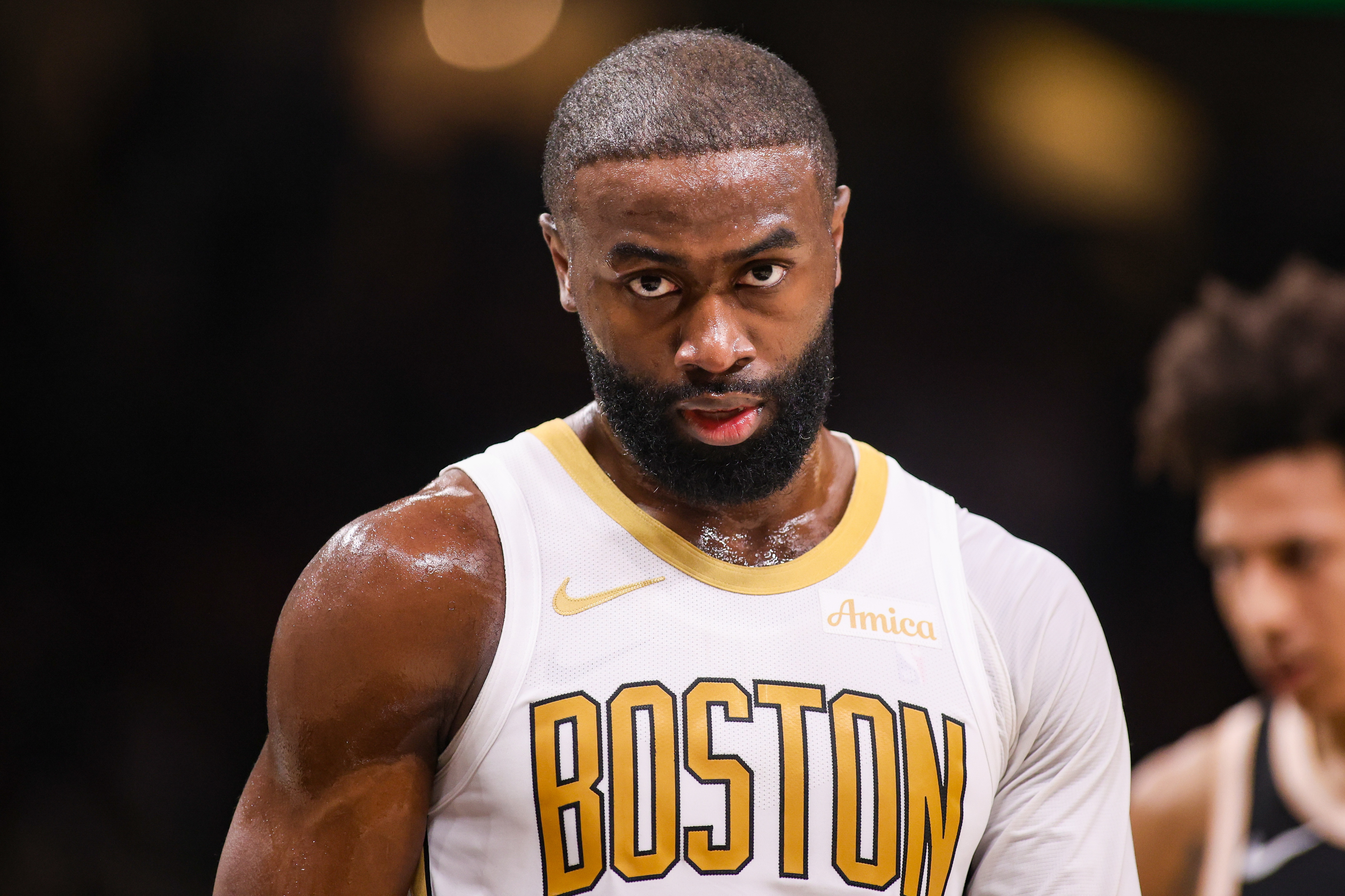 爱游戏平台-杰伦·布朗：会和教练组进行沟通 力争明天的背靠背也能出战