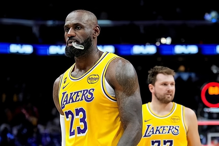 爱游戏正版-联盟最惨超巨！因交易损失1.8亿，因伤连续错过一阵，湖人赚麻了|东契奇|里夫斯|奥斯汀·里夫斯|卢卡-东契奇|JJ-雷迪克_新浪体育_新浪新闻